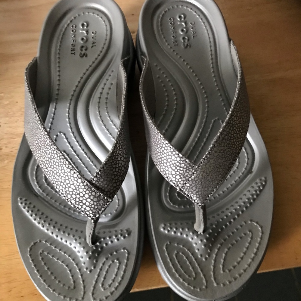 Women’s Silver Croc Flip Flops